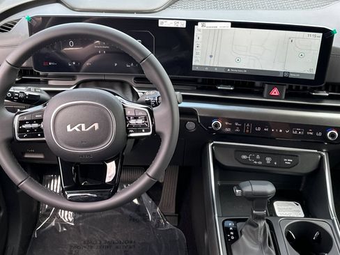 New 2026 Kia Carnival SX w/ SX Dark Edition Package FWD image 11