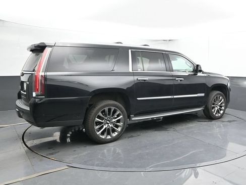 Used 2018 Cadillac Escalade ESV Premium Luxury AWD/4WD image 2