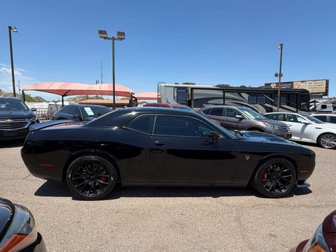 Used 2015 Dodge Challenger SRT Hellcat RWD image 4
