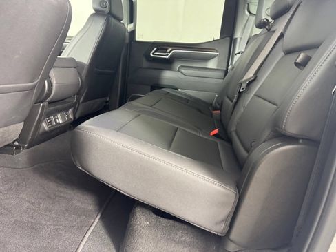 Used 2025 GMC Sierra 1500 SLT AWD/4WD image 29