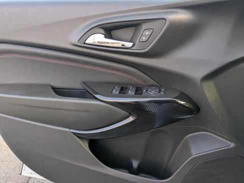 Used 2025 Chevrolet Trax RS w/ Driver Confidence Package image 21