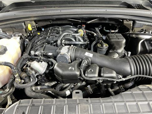 Used 2023 Jeep Grand Cherokee Limited image 28