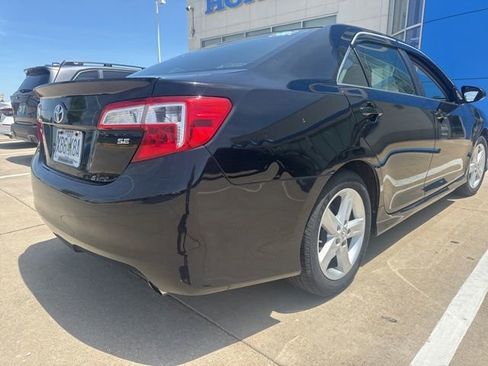 Used 2014 Toyota Camry SE FWD image 4