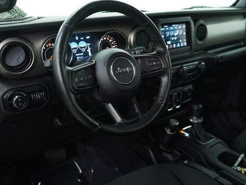 Used 2021 Jeep Gladiator Sport image 22