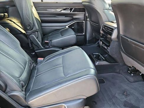 Used 2022 Jeep Wagoneer Series III w/ Premium Group I RWD image 22