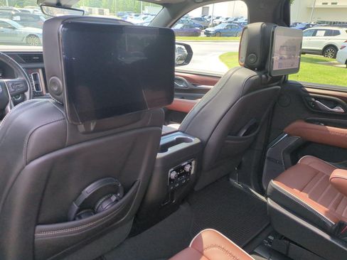 Used 2023 GMC Yukon Denali Ultimate AWD/4WD image 28