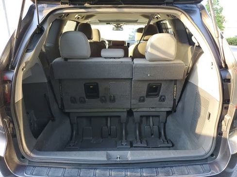 Used 2020 Toyota Sienna XLE FWD image 9