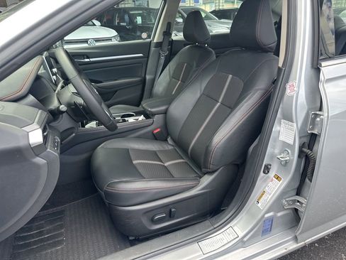 Used 2025 Nissan Altima 2.5 SR FWD image 6