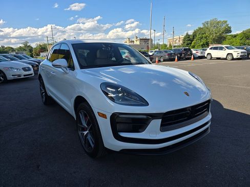 Used 2023 Porsche Macan S AWD/4WD image 4