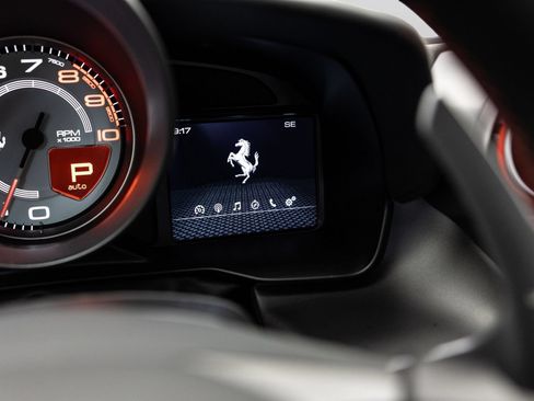 Used 2021 Ferrari F8 Tributo RWD image 45