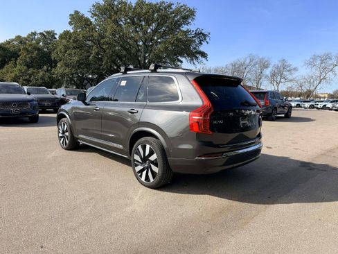 Certified 2024 Volvo XC90 T8 Plus w/ Protection Package Premier image 4