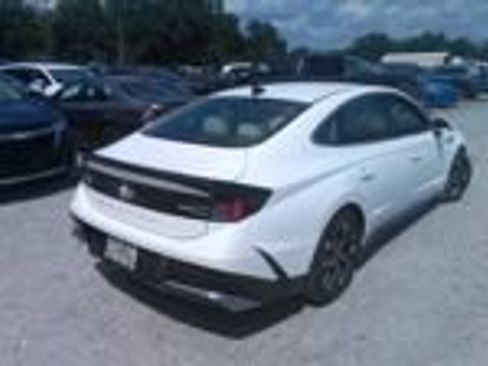 Used 2024 Hyundai Sonata SEL FWD image 2