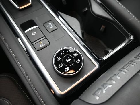 New 2026 Nissan Pathfinder SL w/ Cargo Package image 9