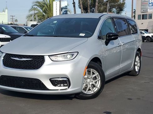 New 2026 Chrysler Pacifica Select image 31