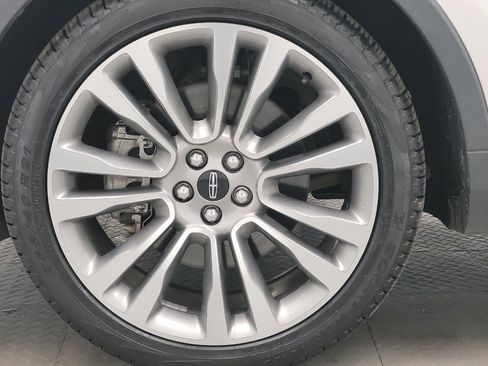 Used 2016 Lincoln MKX Reserve w/ Climate Package FWD image 31