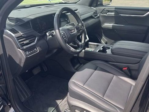 Used 2026 GMC Acadia Elevation w/ Elevation Premium Package AWD/4WD image 13