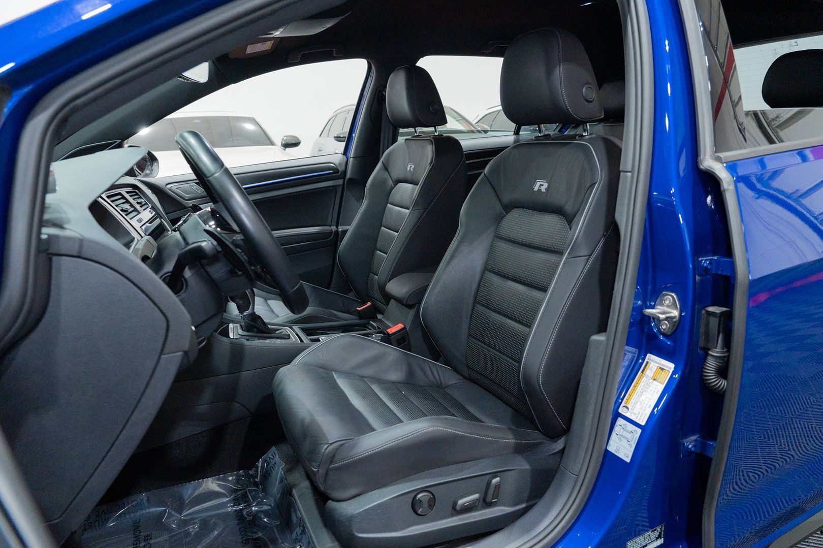 Used 2019 Volkswagen Golf 4-Door AWD/4WD image 18