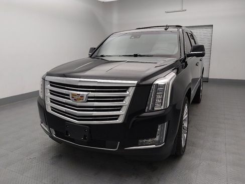 Used 2017 Cadillac Escalade Platinum image 15