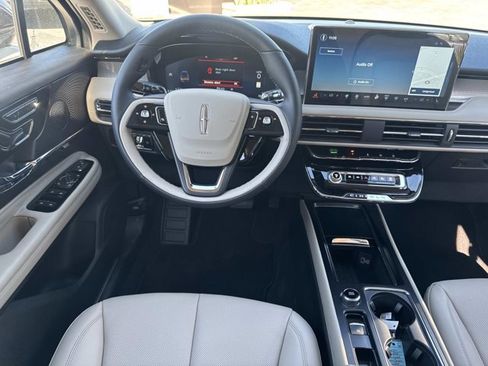 New 2026 Lincoln Corsair Premiere FWD image 25