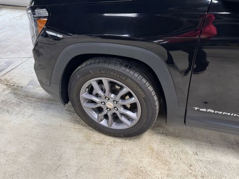 Certified 2024 GMC Terrain SLT w/ Infotainment Package II image 10