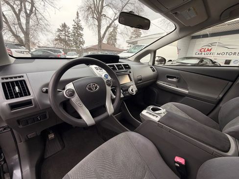 Used 2012 Toyota Prius V Three image 9
