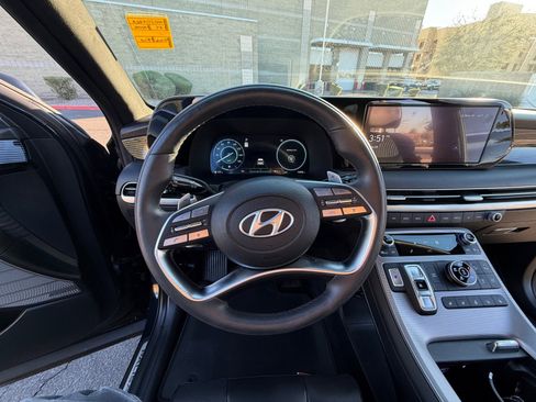 Used 2024 Hyundai Palisade Calligraphy image 9
