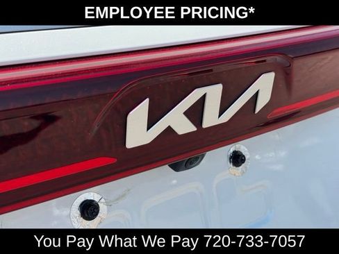 Used 2023 Kia Carnival LX FWD image 18