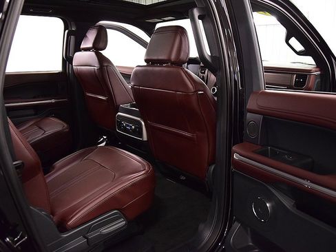 Used 2024 Ford Expedition Max Limited image 31