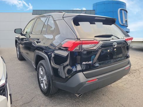 Used 2025 Toyota RAV4 XLE AWD/4WD image 4