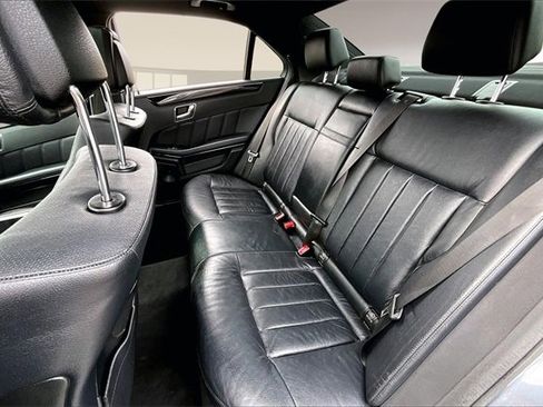 Used 2011 Mercedes-Benz E 550 Sedan image 20
