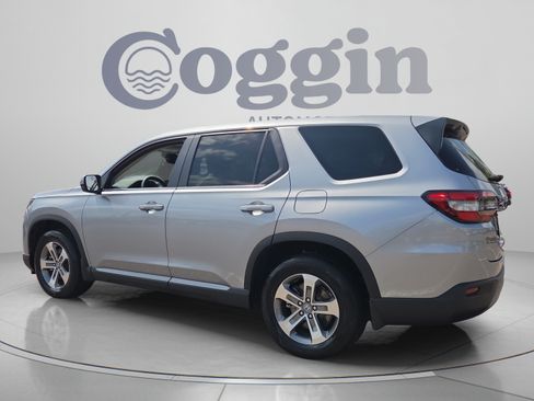 Used 2023 Honda Pilot EX-L image 3