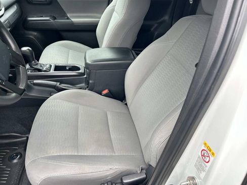 Used 2019 Toyota Tacoma SR5 RWD image 16