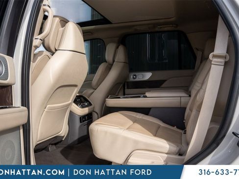 Used 2020 Lincoln Navigator Reserve w/ Luxury Package image 19