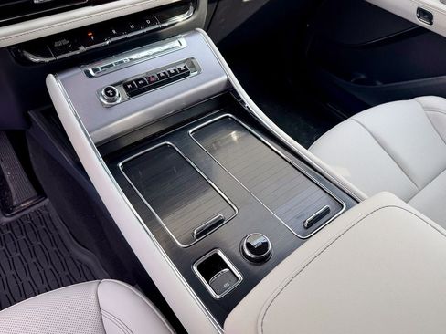 New 2026 Lincoln Aviator AWD image 21