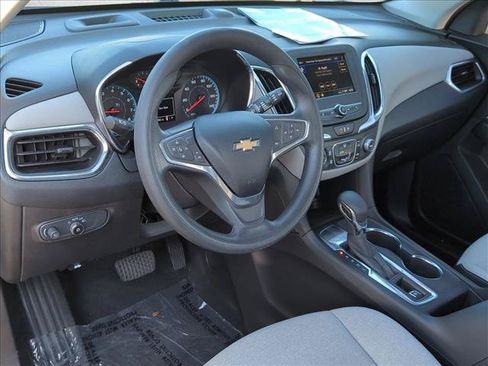 Used 2022 Chevrolet Equinox LS w/ Driver Confidence II Package FWD image 10