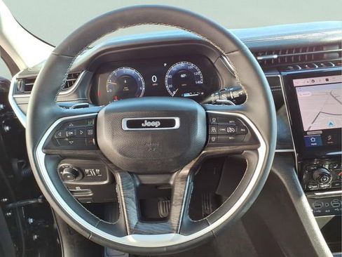 Used 2023 Jeep Grand Cherokee Limited AWD/4WD image 16