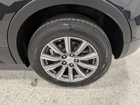Used 2019 Cadillac XT4 Sport w/ Cold Weather Package AWD/4WD image 10