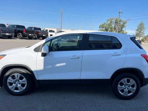 Used 2018 Chevrolet Trax LS FWD image 5