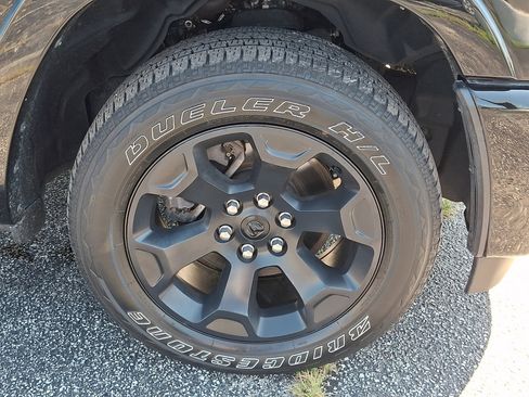 Used 2025 RAM 1500 Big Horn AWD/4WD image 9