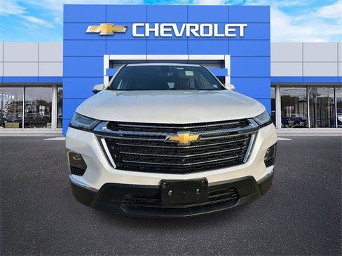 Certified 2023 Chevrolet Traverse LT w/ Rear Camera Mirror Package image 6
