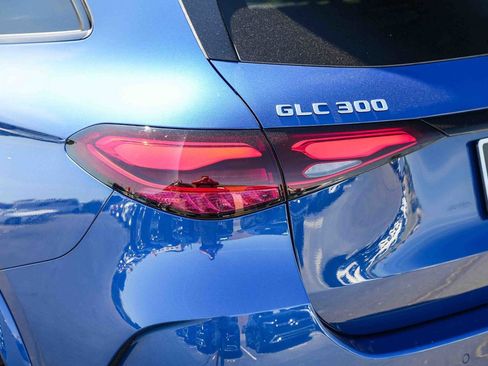 New 2026 Mercedes-Benz GLC 300 4MATIC image 11