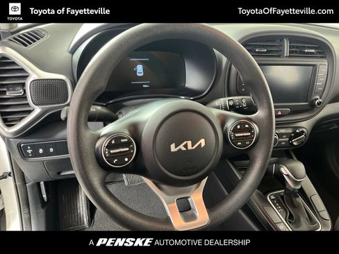 Used 2025 Kia Soul LX FWD image 25