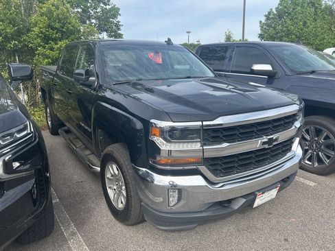 Used 2018 Chevrolet Silverado 1500 LT w/ All Star Edition image 3