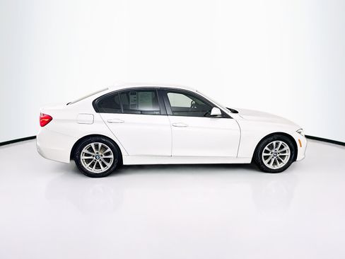 Used 2018 BMW 320i Sedan image 10