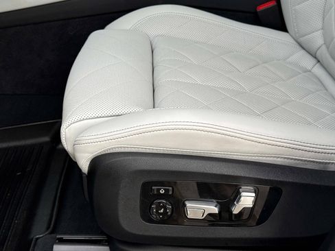 Used 2024 BMW X5 xDrive40i w/ Premium Package image 23