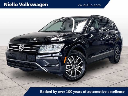 Used 2021 Volkswagen Tiguan SE w/ Panoramic Sunroof Package FWD image 1