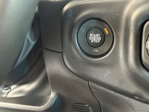 Used 2023 Jeep Wrangler Sahara image 23