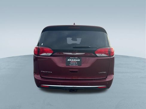 Used 2017 Chrysler Pacifica Limited FWD image 7