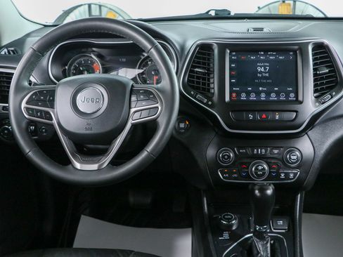 Used 2021 Jeep Cherokee Latitude Lux w/ Comfort/Convenience Group AWD/4WD image 17