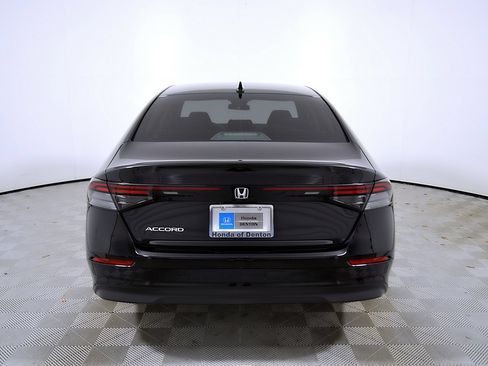 Used 2023 Honda Accord EX image 9